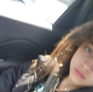 Meet your Posher, Kenzi